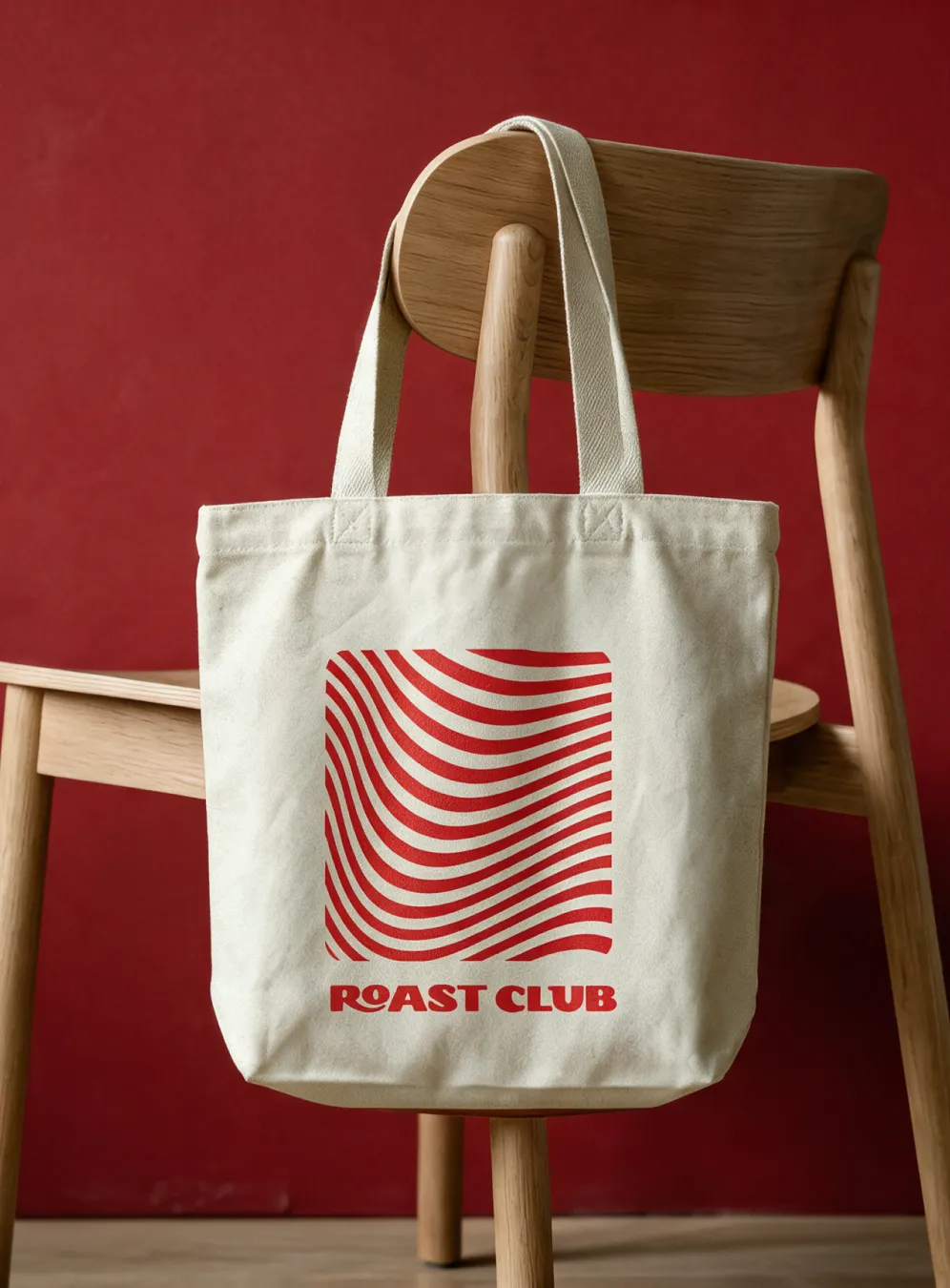 Tote de Roast Club con la onda roja